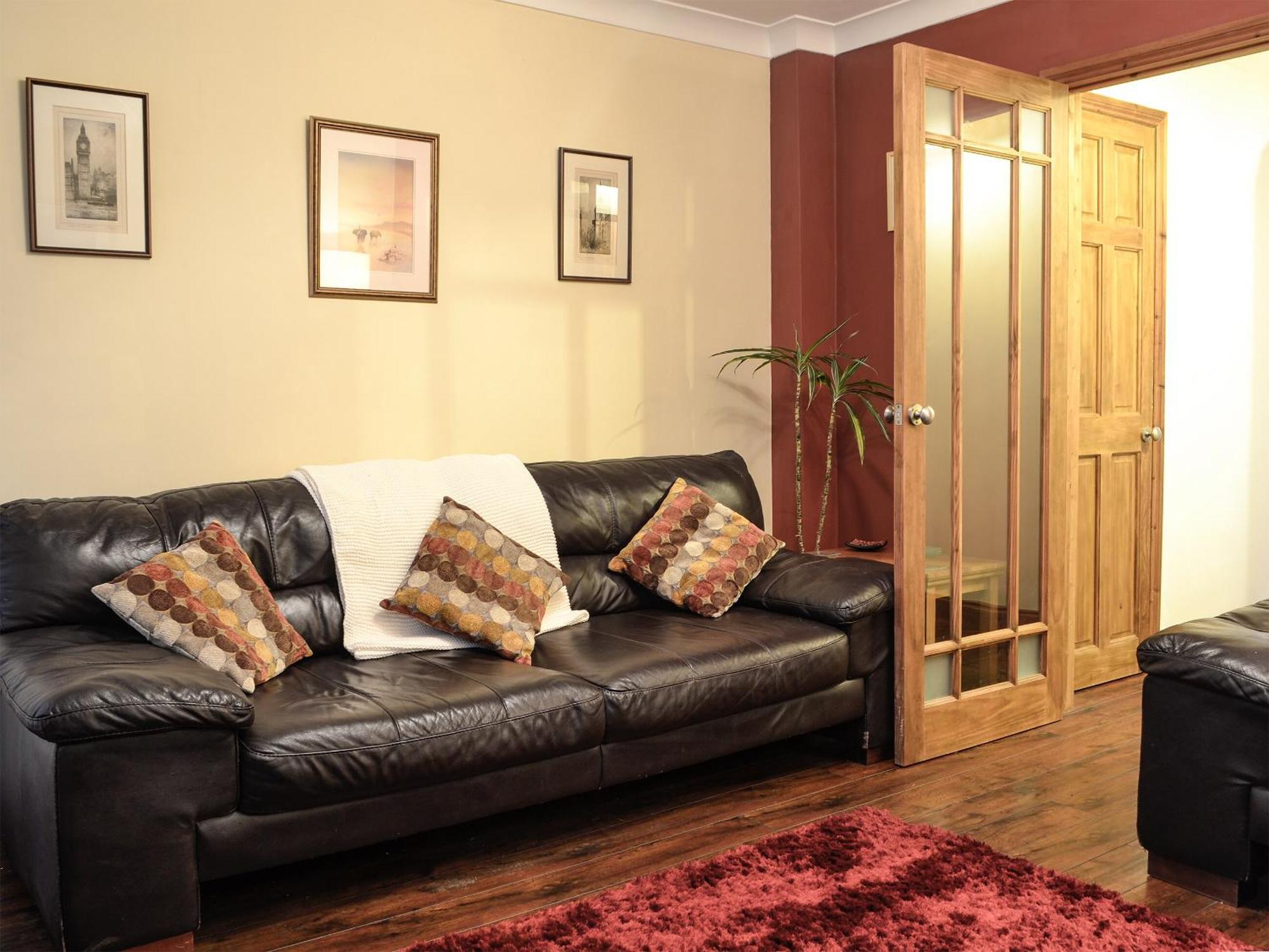 Three Rivers Cottage Pontneddfechan ภายนอก รูปภาพ